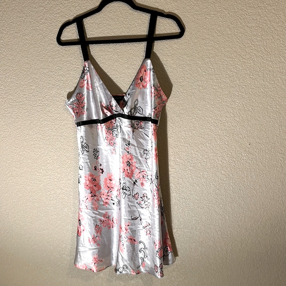 Jones New York Silky Nightgown - Large pink flower print